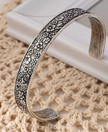 Exquisite Alloy Flower Pattern Open Bangle Bracelet